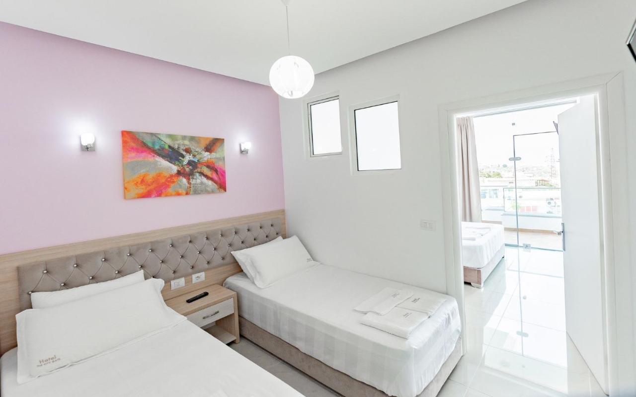 The City Gate Hotel Sarandë Buitenkant foto