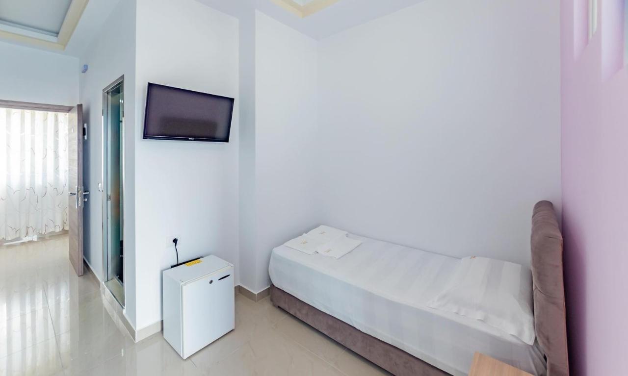 The City Gate Hotel Sarandë Buitenkant foto