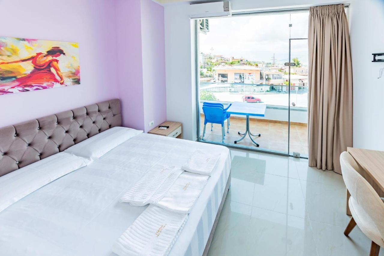 The City Gate Hotel Sarandë Buitenkant foto