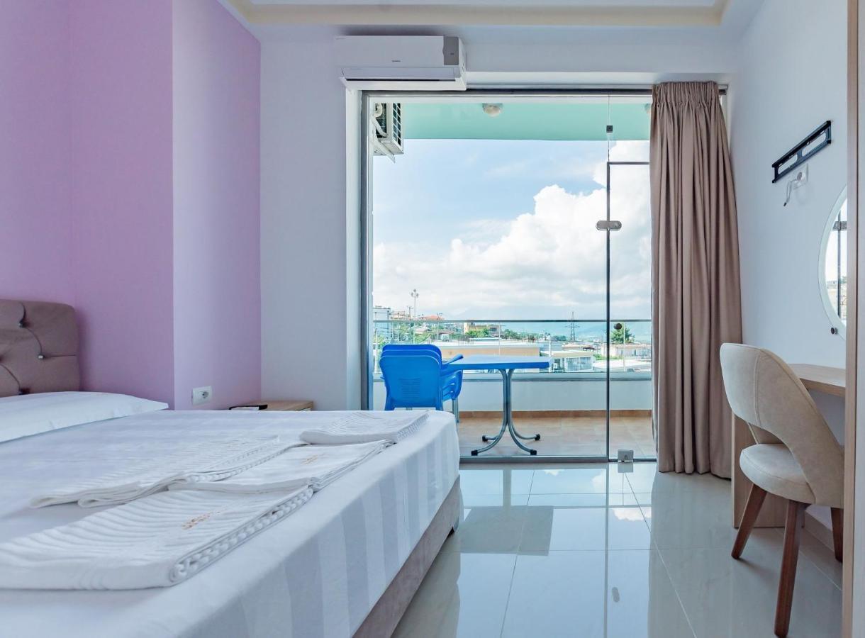 The City Gate Hotel Sarandë Buitenkant foto