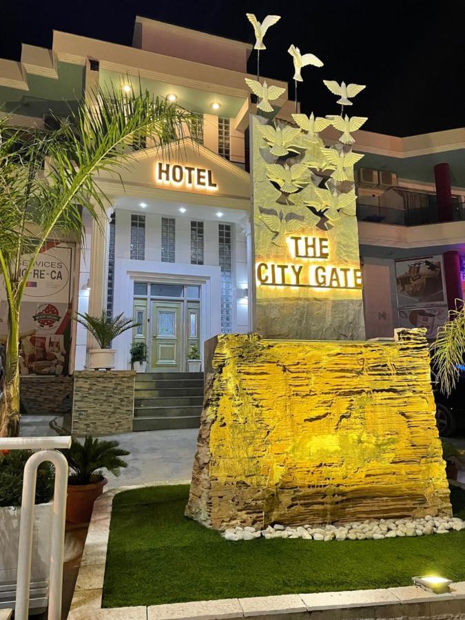 The City Gate Hotel Sarandë Buitenkant foto