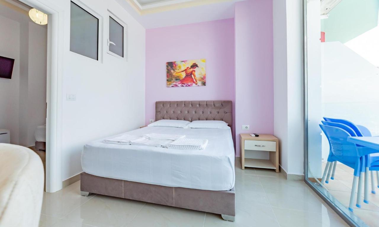 The City Gate Hotel Sarandë Buitenkant foto