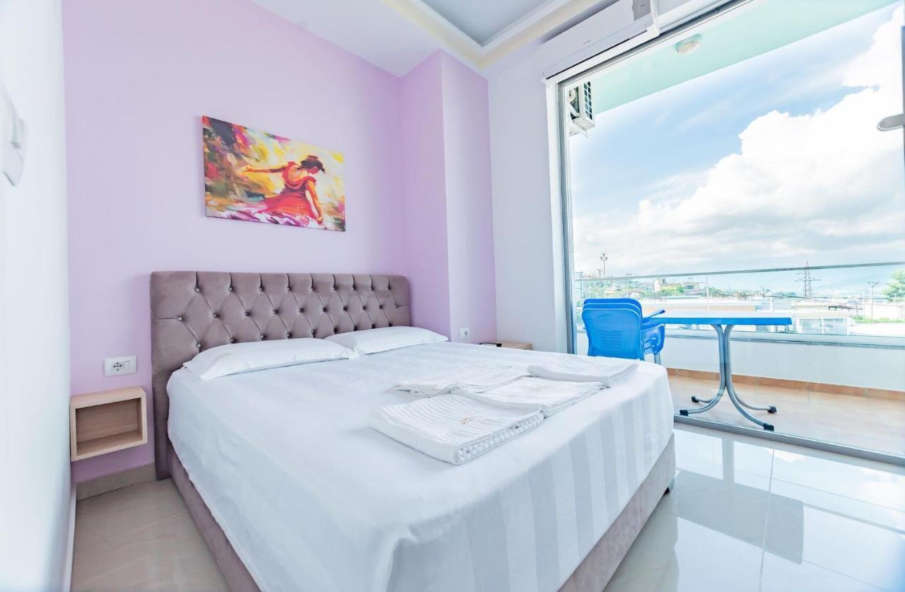 The City Gate Hotel Sarandë Buitenkant foto