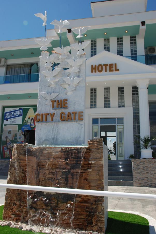 The City Gate Hotel Sarandë Buitenkant foto