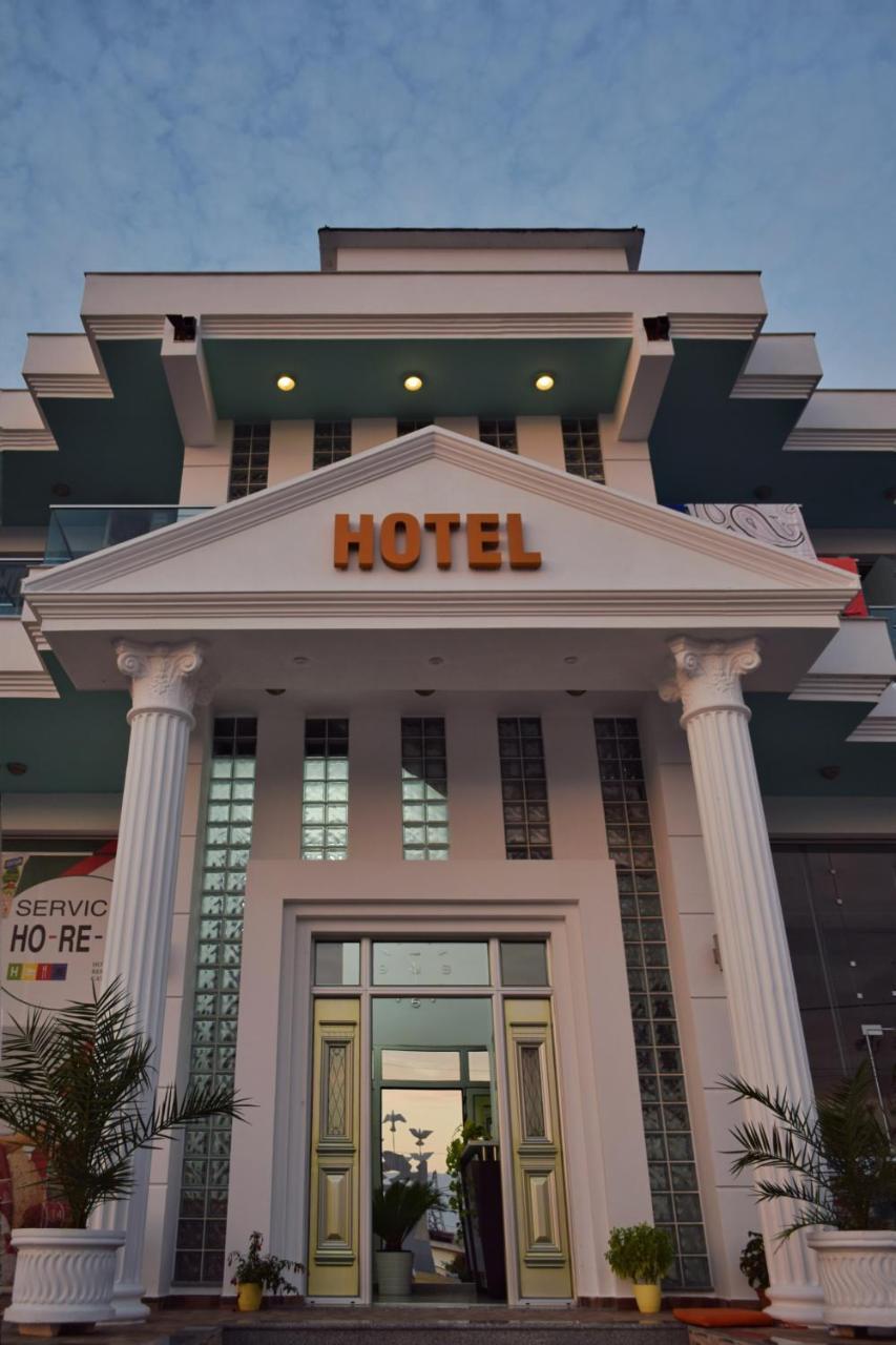 The City Gate Hotel Sarandë Buitenkant foto